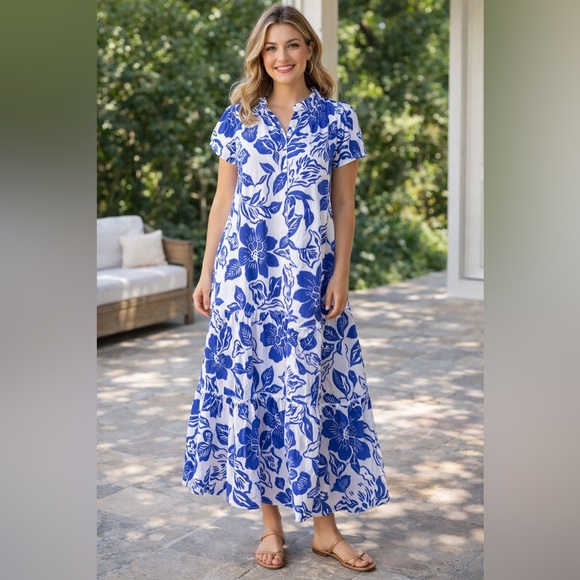 j. marie Dresses & Skirts - j. marie / Blue & White Floral Maxi Dress - Sz L